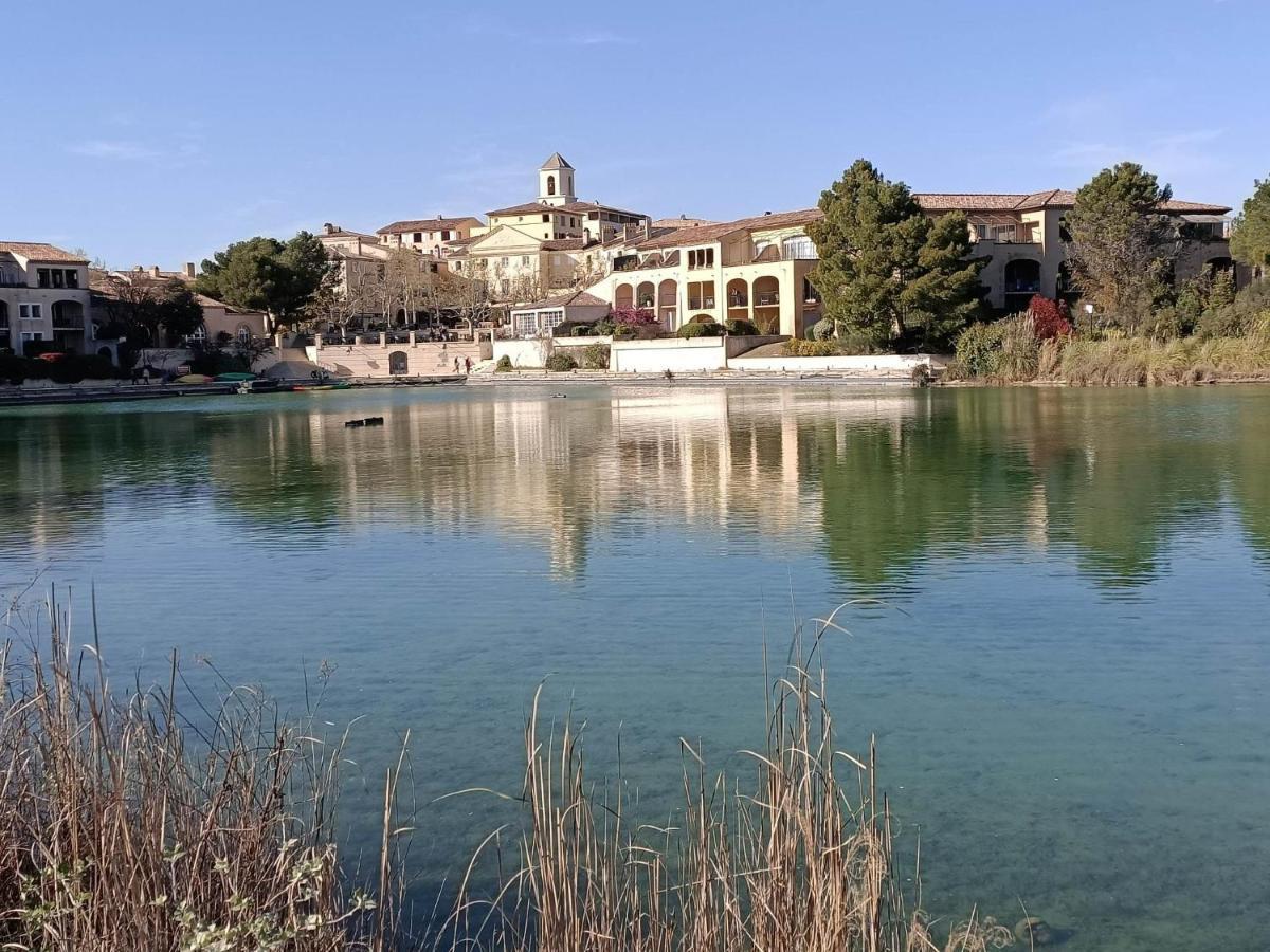 Vue Panoramique Au Domaine Et Golf De Pont Royal *